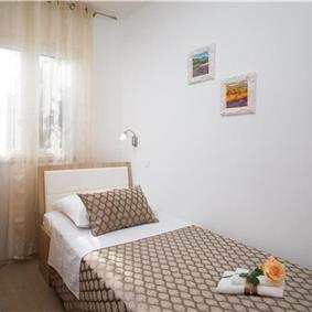 6 bedroom villa with pool in Milna, Brac Island sleeps 11